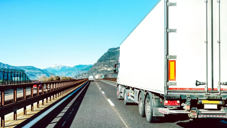 How Professional Freight Management Reduces Operational Risk